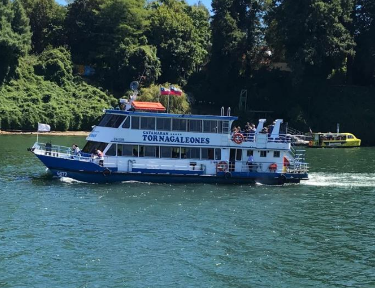 Embarcación Catamarán “Tornagaleones”.